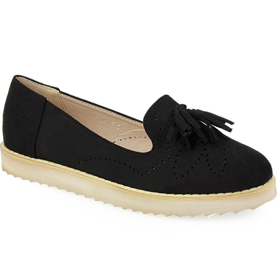 Γυναικεία loafers με διακοσμητικά κροσάκια Μαύρο