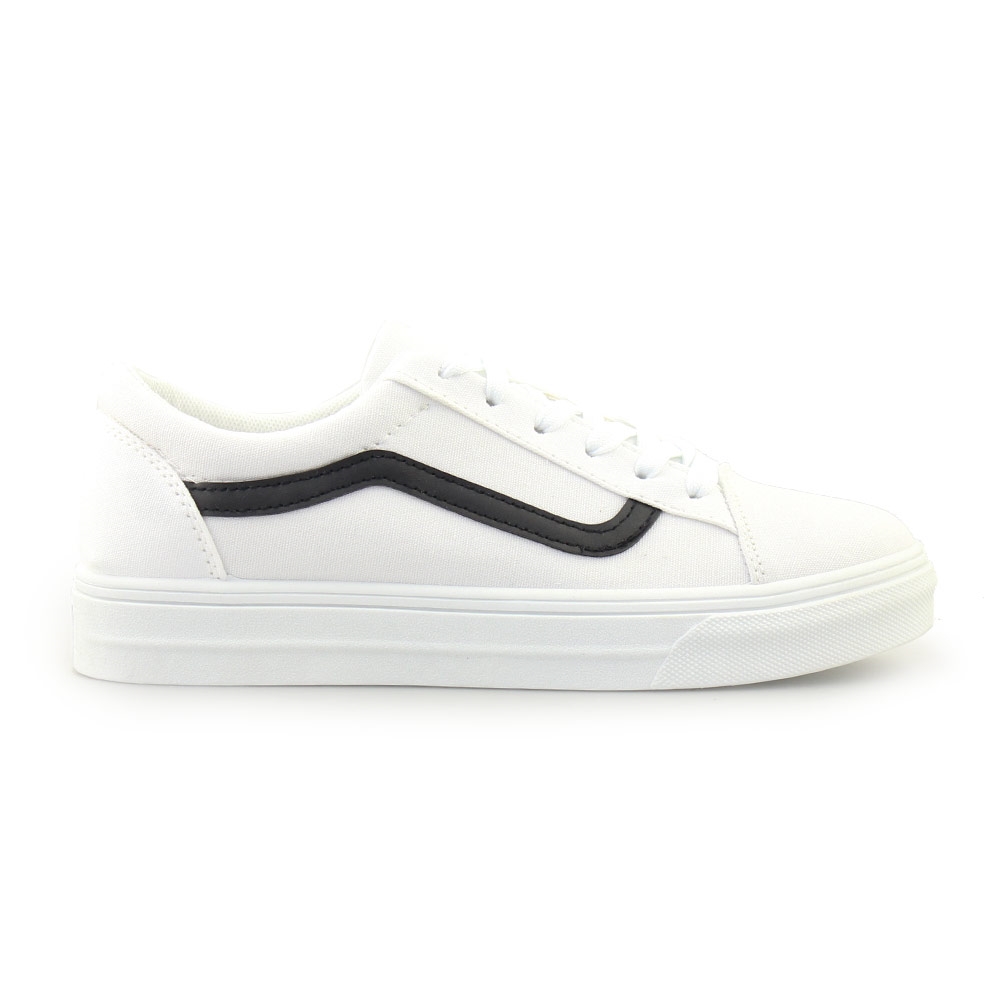 Γυναικεία sneakers με δίχρωμη λεπτομέρεια Λευκό