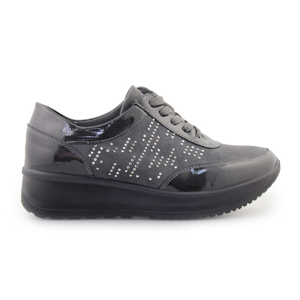 Γυναικεία loafers με διακοσμητικά strass Γκρι