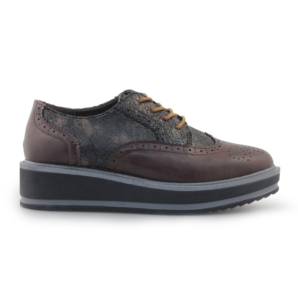 Γυναικεία loafers περφορέ με μεταλιζέ σχέδιο Καφέ