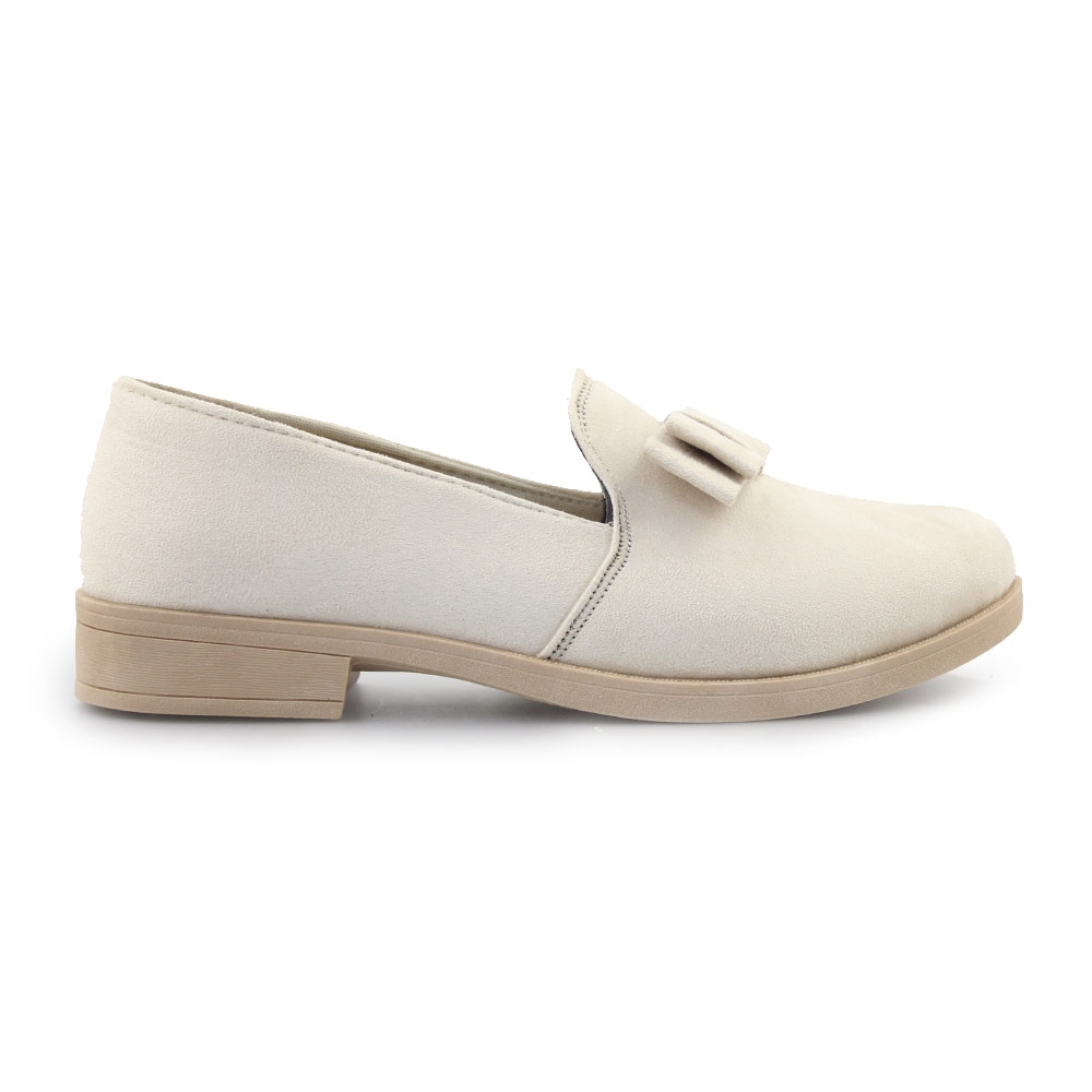 Γυναικεία loafers μονόχρωμα με φιογκάκι Μπεζ