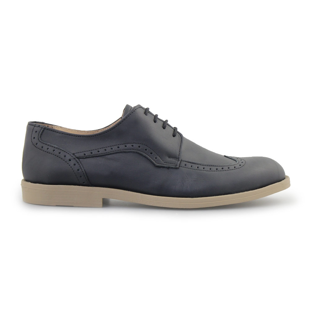 Ανδρικά δερμάτινα loafers σε στυλ brogue Μαύρο