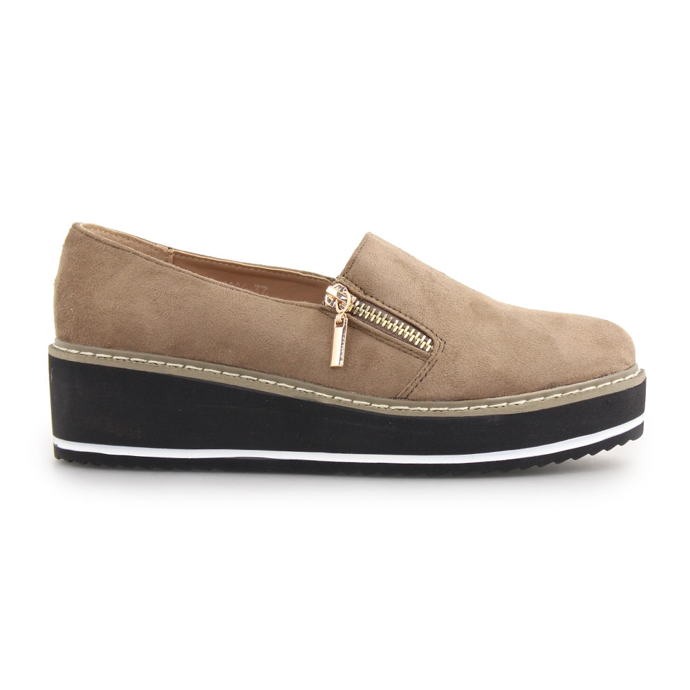 Γυναικεία loafers με διακοσμητικό φερμουάρ Πούρο