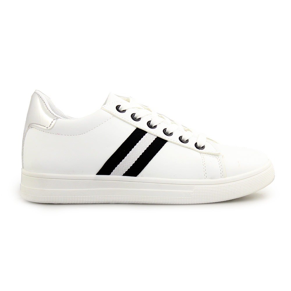 Γυναικεία sneakers με διακοσμητική λεπτομέρεια Λευκό/Μαύρο