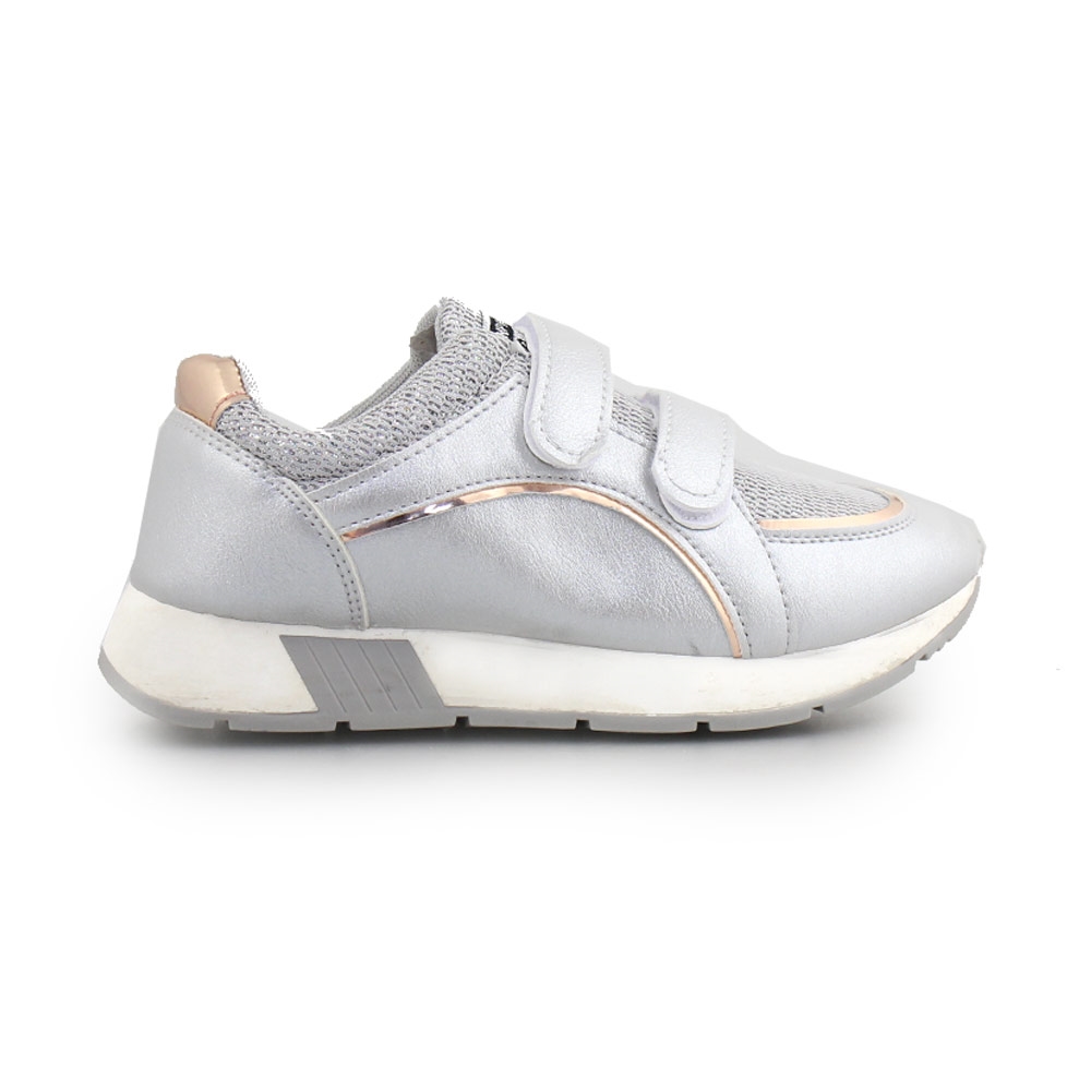 Παιδικά sneakers με μεταλλιζέ λεπτομέρεια και αυτοκόλλητα Ασημί