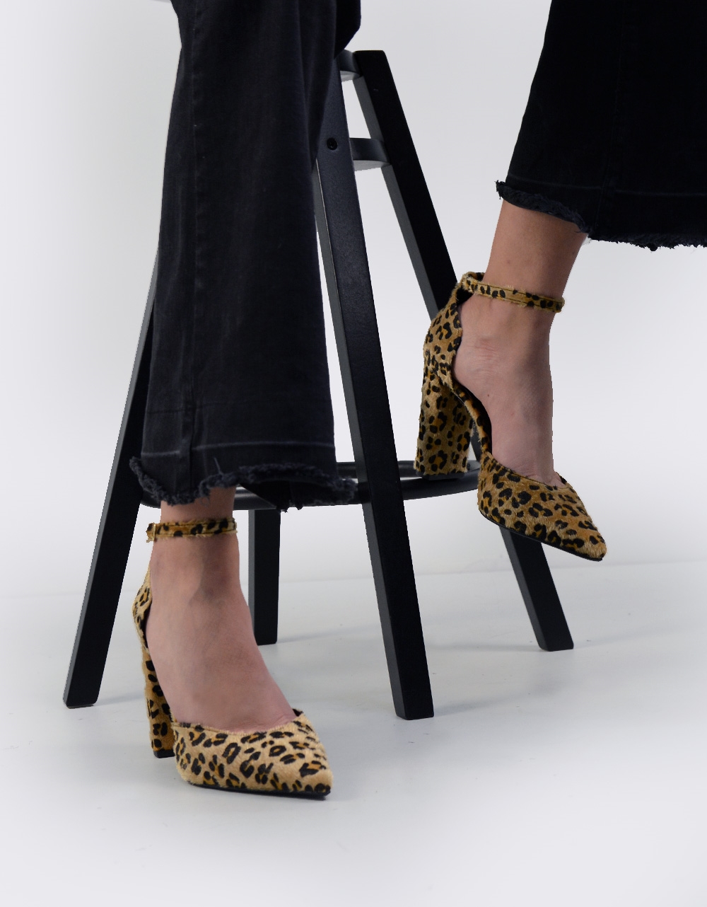 1b54a75d5c3 Gobes Leopar Shoes Fashion Urdu Alemarah Com