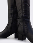 Εικόνα από Γυναικείες μπότες μονόχρωμες με καρέ τακούνι Μαύρο