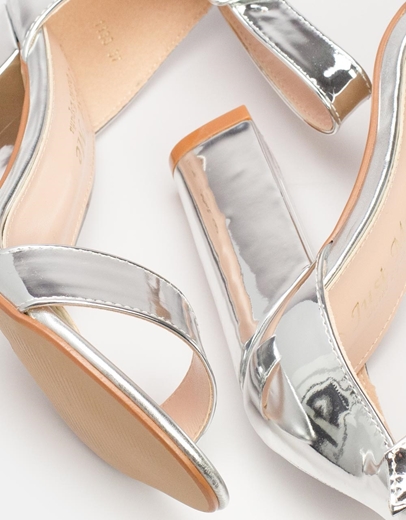 Εικόνα της Γυναικεία πέδιλα μονόχρωμα Ασημί