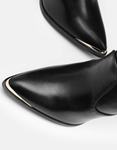 Εικόνα από Μονόχρωμες μυτερές μπότες με χρυσή λεπτομέρεια Μαύρο