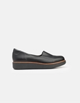 Εικόνα από Μονόχρωμα loafers σε απλή γραμμή Μαύρο