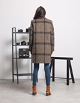 Εικόνα από Γυναικείo παλτό μακρύ με ρίγες Καφέ