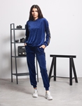 Εικόνα από  Γυναικεία σετ ρούχων παντελόνι & μπλουζάκι velvet Μπλε