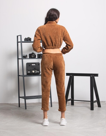 Εικόνα της Crop top βελουτέ με φερμουάρ Καφέ