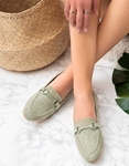 Εικόνα από Loafers suede με διακοσμητική αγκράφα Λαχανί