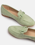 Εικόνα από Loafers suede με διακοσμητική αγκράφα Λαχανί