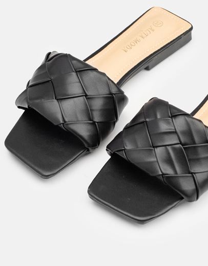 Εικόνα της Γυναικεία σανδάλια flat με πλεκτό σχέδιο στη φάσα Μαύρο