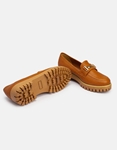 Εικόνα από Loafers μονόχρωμα με μεταλλική αγκράφα Ταμπά
