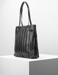 Εικόνα από Γυναικεία τσάντα ώμου πλισέ με εξωτερικό πορτοφόλι Μαύρο