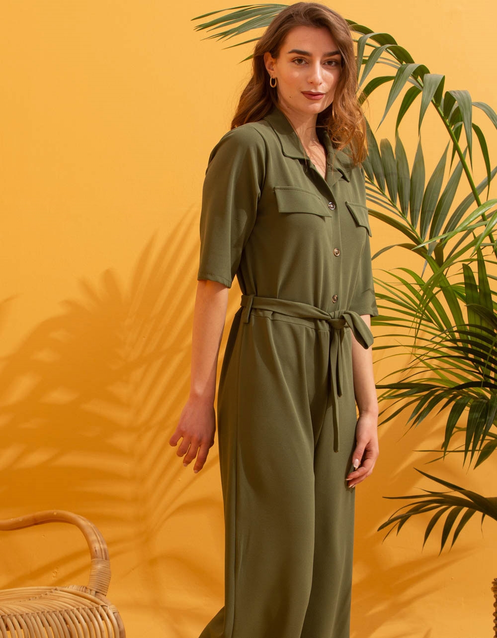 Εικόνα από Γυναικεία ολόσωμη φόρμα με ζωνάκι Πράσινο
