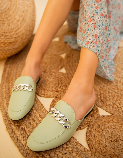 Εικόνα της Γυναικεία mules με oversized αλυσίδα Πράσινο