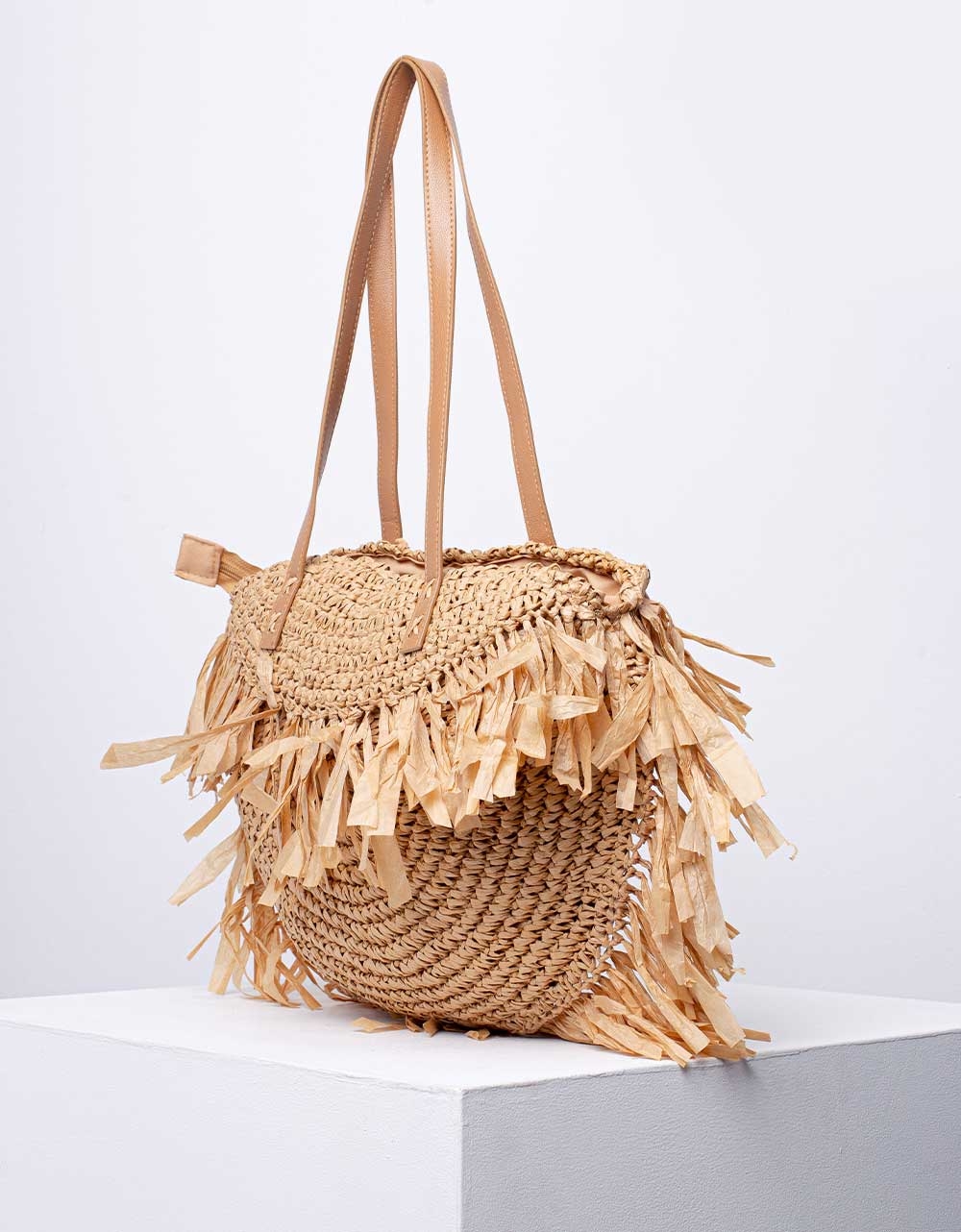Εικόνα από Γυναικεία τσάντα ώμου ψάθινη με κρόσια Πούρο