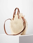 Εικόνα από Γυναικεία τσάντα ώμου & χιαστί ψάθινη σε στρογγυλό σχήμα με κρόσια Μπεζ