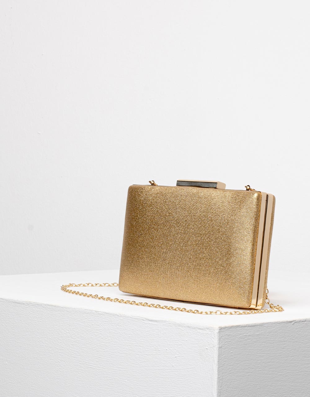 Εικόνα από Γυναικεία τσάντα clutch με αλυσίδα Χρυσό
