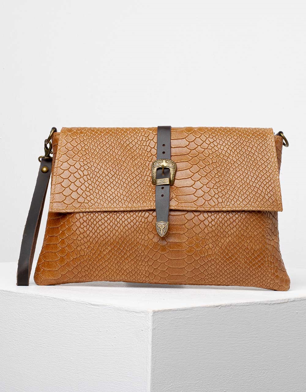 Εικόνα από Γυναικεία τσάντα φάκελος από γνήσιο δέρμα Κάμελ