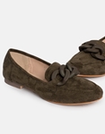Εικόνα από Loafers suede με μεταλλικούς κρίκους Χακί