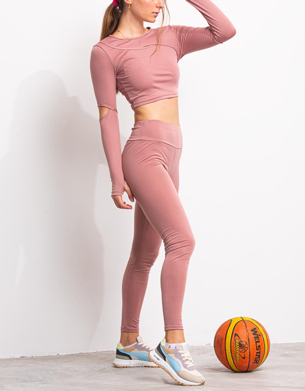 Εικόνα από Γυναικείο σετ κολάν με crop top Ροζ
