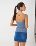 Εικόνα από Γυναικεία μπλούζα με ανοιχτή πλάτη Σιέλ