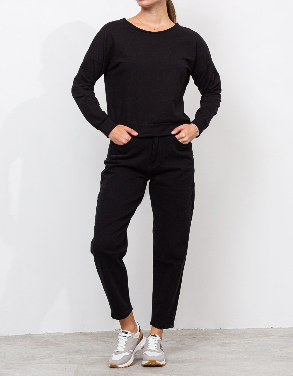 Εικόνα από Γυναικεία μπλούζα φούτερ με αλυσίδα Μαύρο