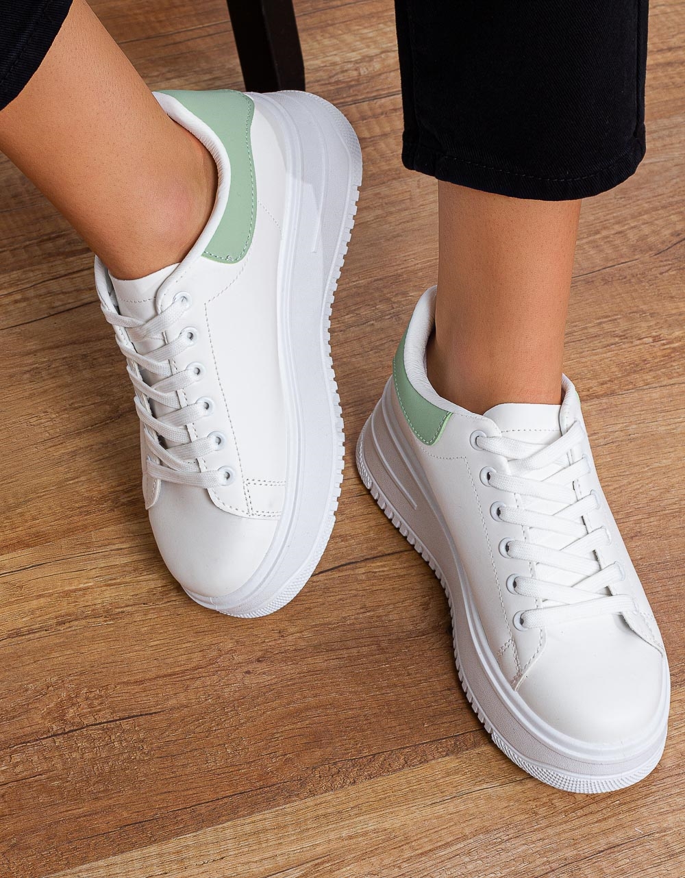 Εικόνα από Γυναικεία sneakers με διπλή σόλα και διχρωμία Πράσινο