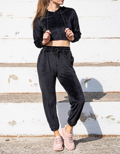 Εικόνα της Αθλητικό σετ velvet φόρμα και crop μπλουζάκι Μαύρο