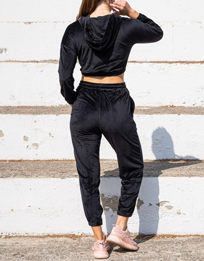 Εικόνα της Αθλητικό σετ velvet φόρμα και crop μπλουζάκι Μαύρο