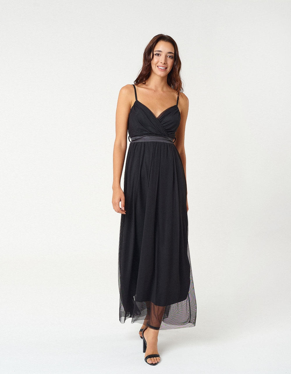 Εικόνα από Αμπίρ maxi φορέμα με τούλι Μαύρο