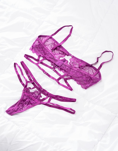 Εικόνα της Γυναικείο σετ εσωρούχων με μπανέλα και cut outs Μωβ