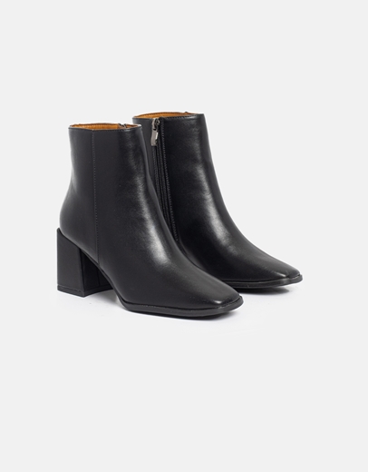 Εικόνα της Γυναικεία μποτάκια σε απλή γραμμή με τετράγωνο τακούνι Μαύρο