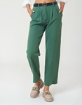 Εικόνα από Γυναικείο παντελόνι υφασμάτινο cropped με πιέτες Πράσινο