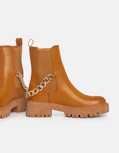 Εικόνα της Chelsea μποτάκια με διακοσμητική αλυσίδα Ταμπά