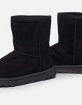 Εικόνα από Suede μποτάκια flat με γουνάκι εσωτερικά Μαύρο