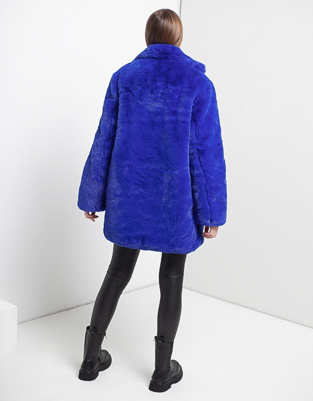 Εικόνα από Γυναικείo παλτό soft touch από οικολογική γούνα Μπλε