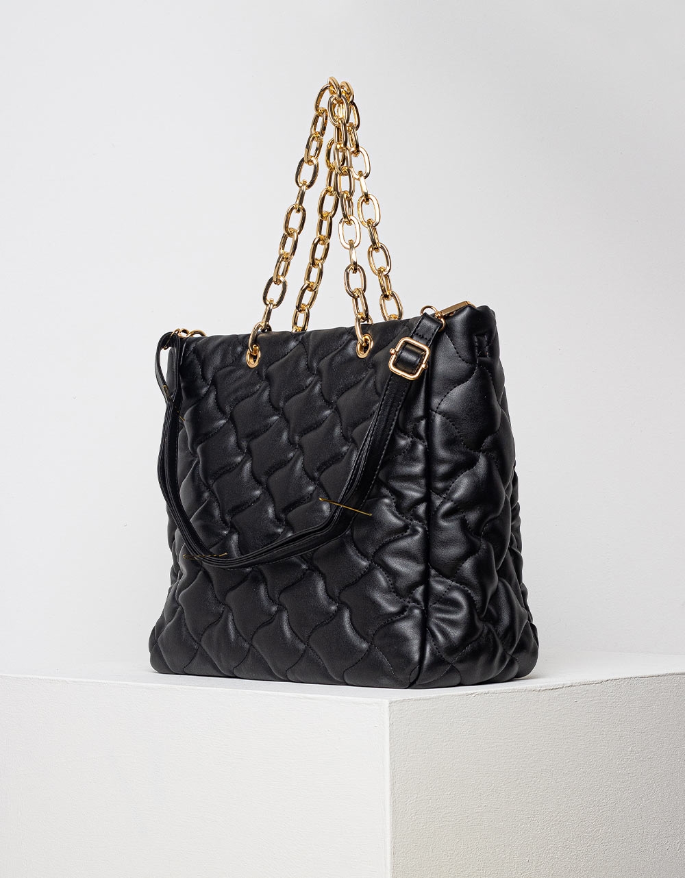 Εικόνα από Γυναικεία τσάντα ώμου με αλυσίδα Μαύρο