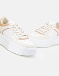 Εικόνα από Γυναικεία sneakers με διπλή σόλα και διάτρητο σχέδιο Λευκό/Μπέζ