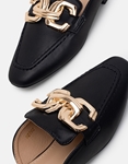 Εικόνα από Γυναικεία flat mules με χρυσή αγκράφα Μαύρο