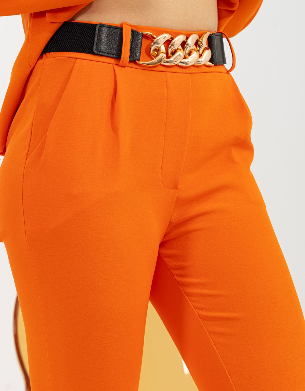 Εικόνα από Υφασμάτινο παντελόνι με ρεβέρ και ελαστική ζώνη Πορτοκαλί