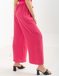 Εικόνα από Wide leg παντελόνα με λάστιχο στη μέση και ζωνάκι Ροζ