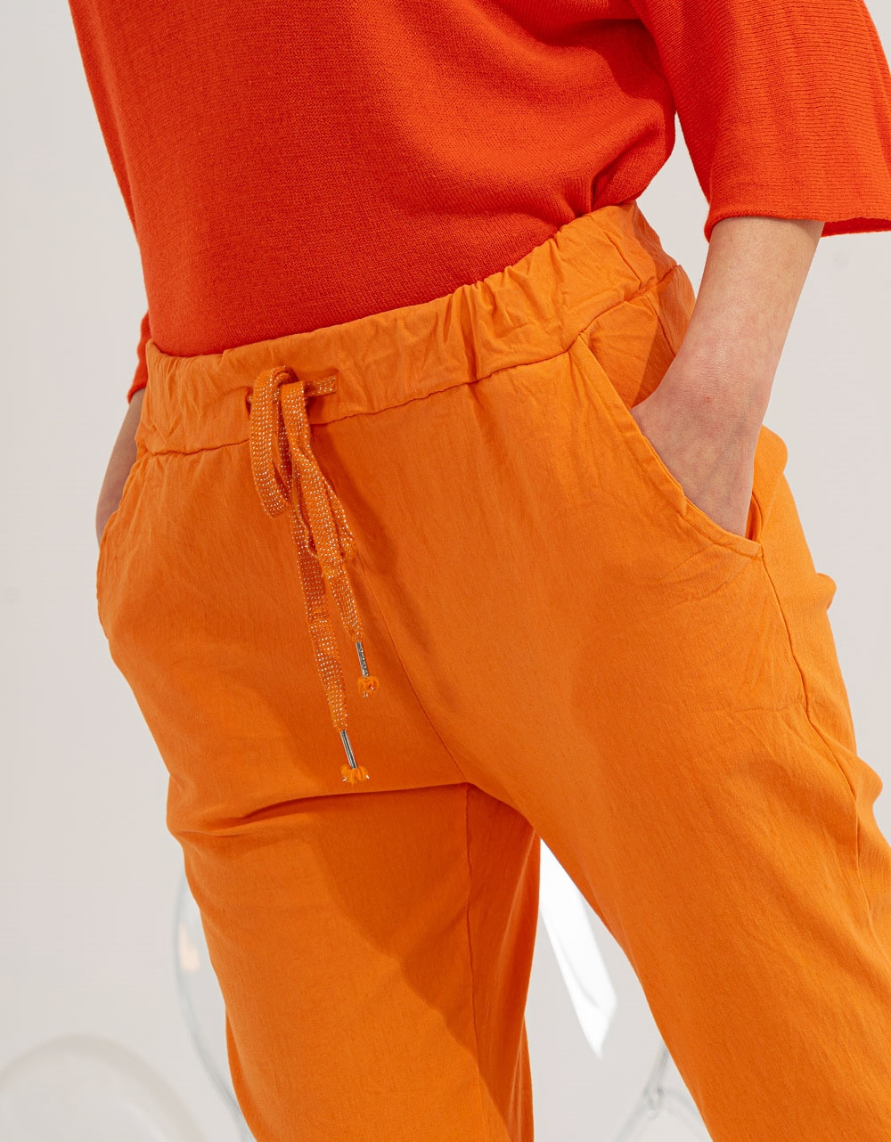 Εικόνα από Παντελόνι ελαστικό με λάστιχο στη μέση Πορτοκαλί