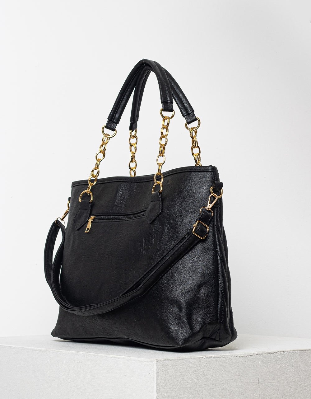 Εικόνα από Γυναικεία τσάντα ώμου με εξωτερικές ραφές Μαύρο