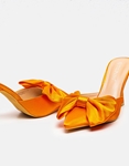 Εικόνα από Γυναικείες μυτερές γόβες με φιόγκο Πορτοκαλί